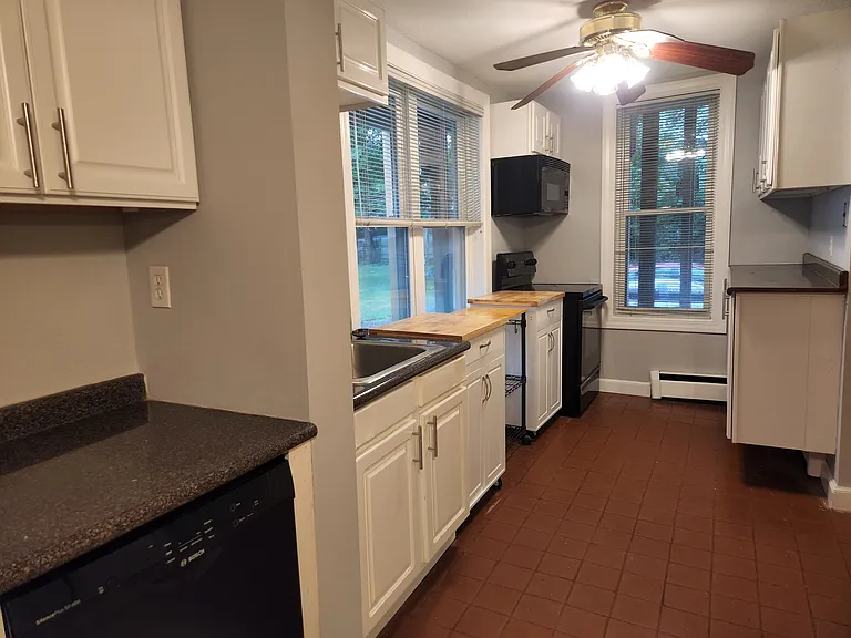 186 Auburn St #1 — Photo 2