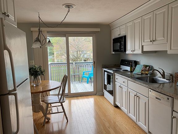 3rd image of 20 Washington Park Dr #5