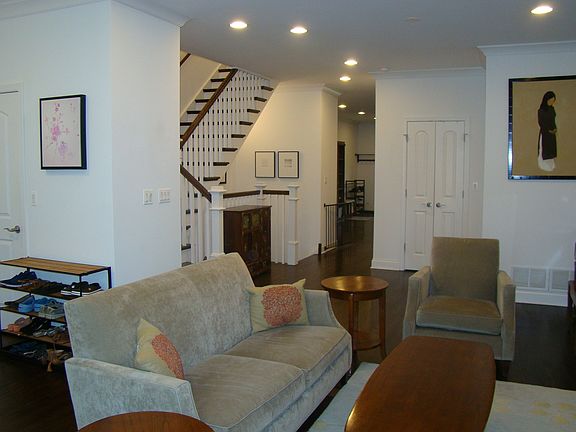 3rd image of 3837 S Hermitage Ave