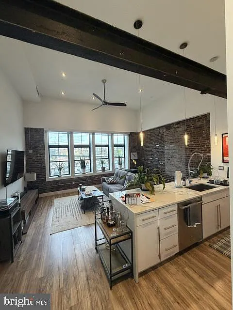 1 bed, 1.0 bath, 980 sqft, $1,850 — Photo 4