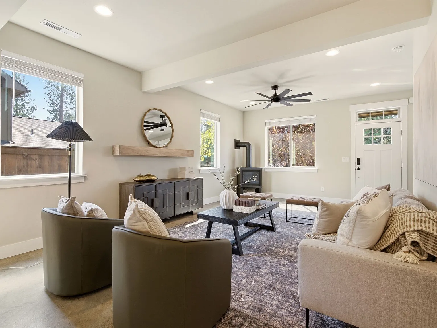 3 bed, 2.5 bath, 1600 sqft, $2,800 — Photo 3