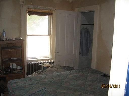 2nd image of 37 Richards St