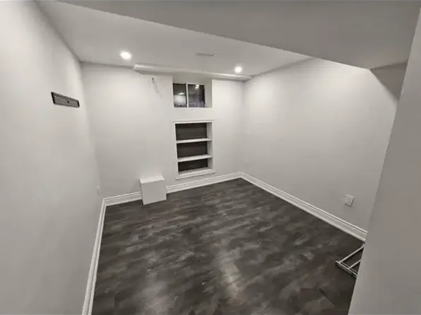 6911 Gracefield Dr #0, Mississauga, ON L5N 6T7