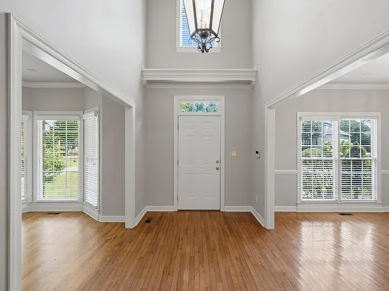 101 Kelvingrove Dr