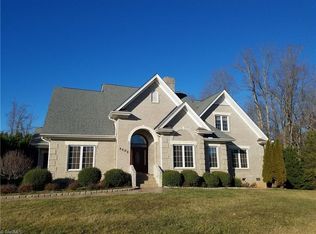 5502 Gray Leigh Dr, Oak Ridge, NC 27310