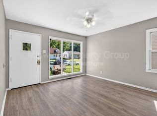 345 Caithness Rd, Saint Louis, MO 63137