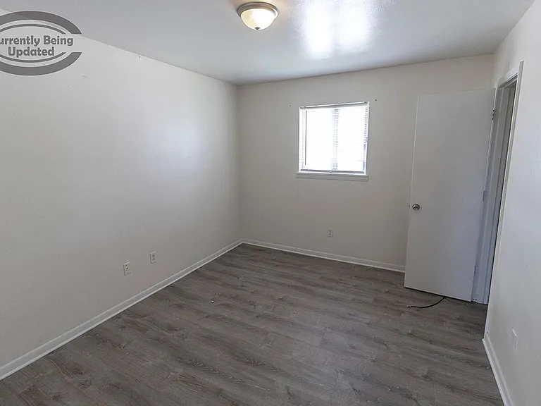 701 W Cunningham Dr #1 — Photo 9
