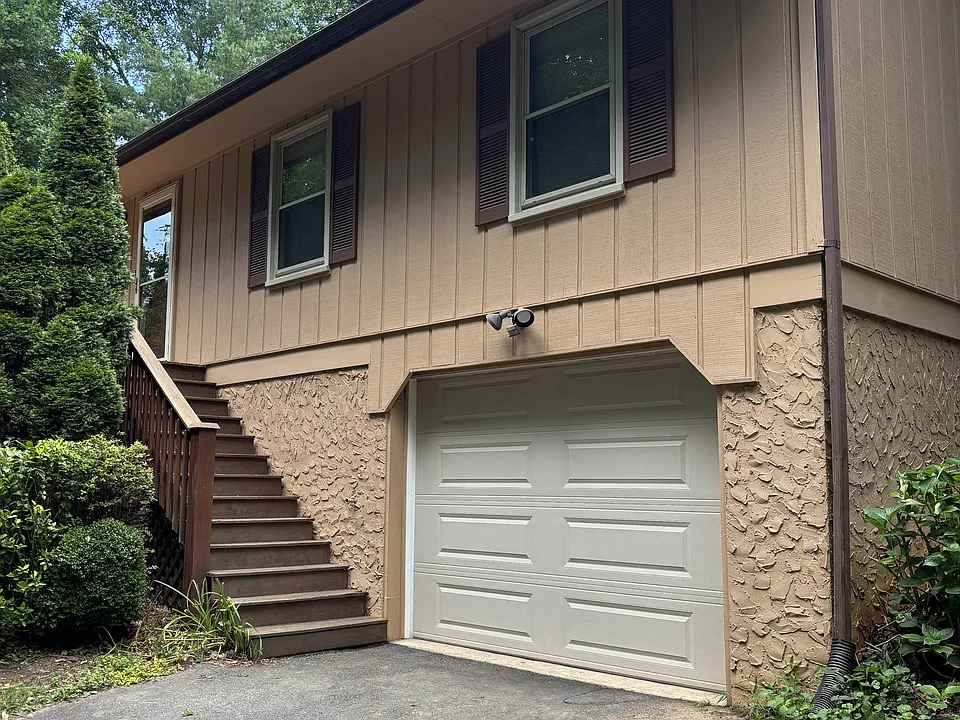 809 Bee Tree Rd