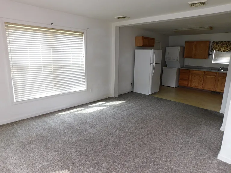 845 Jefferson Ave — Photo 2