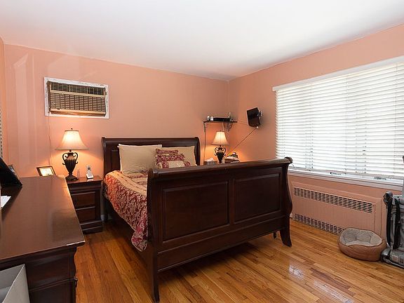 5th image of 9703 158th Ave #2