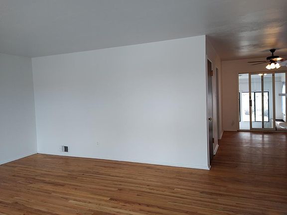2nd image of 2924 S Winona Ct