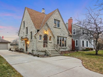4249 S Burrell St, Milwaukee, WI, 53207