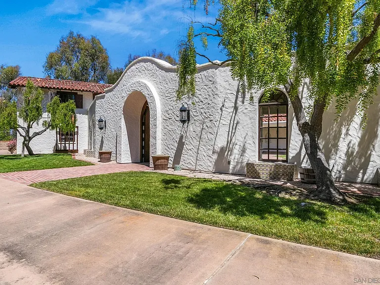 5443 Calzada Del Bosque — Photo 49