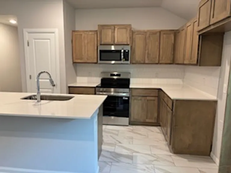 19509 Conway Dr — Photo 4