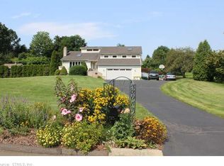 36 Cliffside Dr, Wallingford, CT 06492