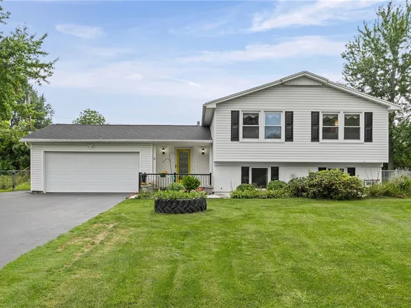 9 Chiswick Cir, Rochester, NY 14624