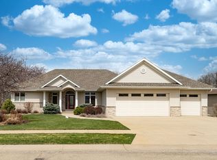 2333 Teakwood Ln SW, Rochester, MN 55902