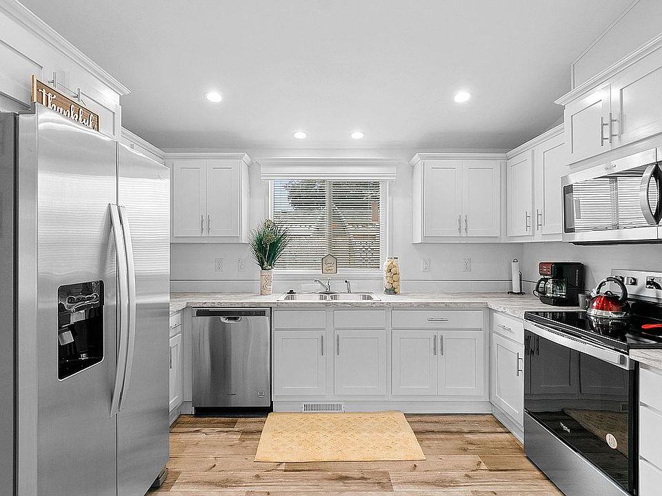 2nd image of 1999 Jansen Way Unit 16