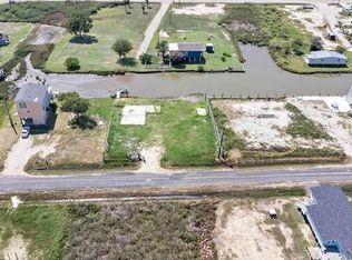 1241 N Loop Rd, Crystal Beach, TX 77650