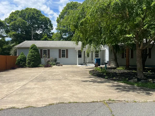 2051 Skyland Dr, Morganton, NC 28655