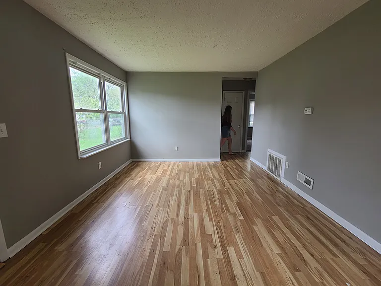 3028 Woodland Ave — Photo 3