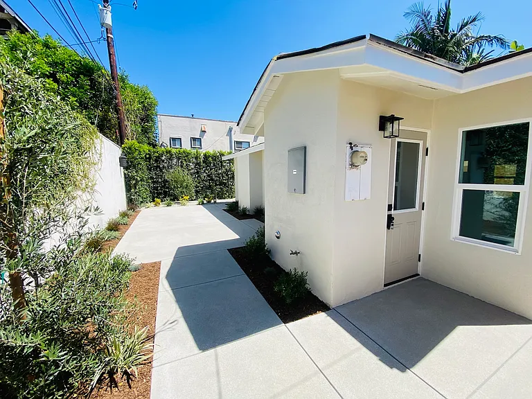 673 Mira Mar Ave — Photo 21