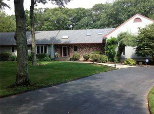 25 Beechwood Dr, Cranston, RI 02921