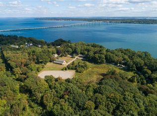 110 Lloyd Rd, Saunderstown, RI 02874