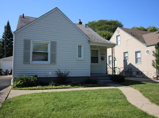 19652 Washtenaw St, Harper Woods, MI 48225