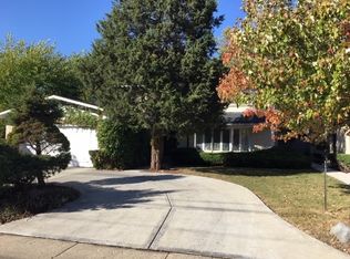 4024 W North Shore Ave, Lincolnwood, IL 60712