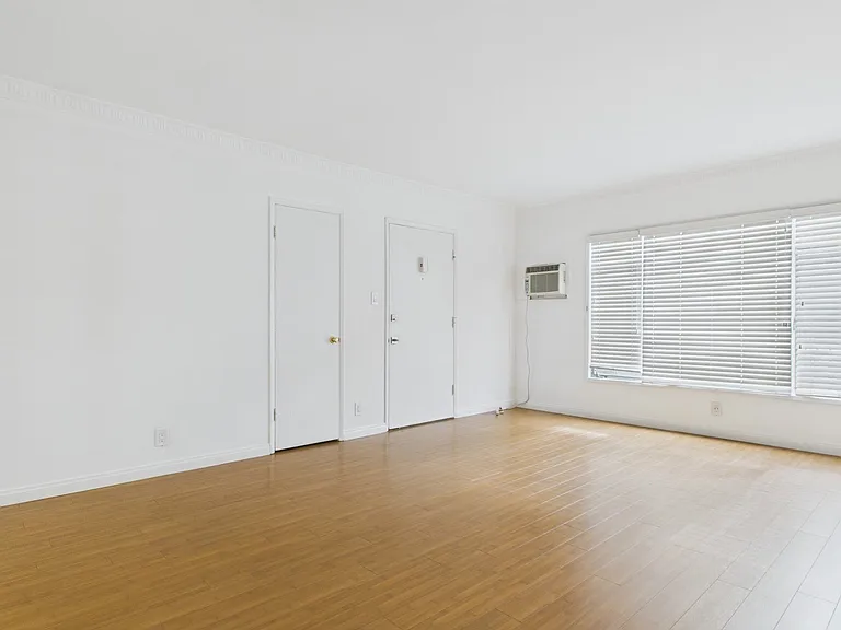 1111 Larrabee St — Photo 19