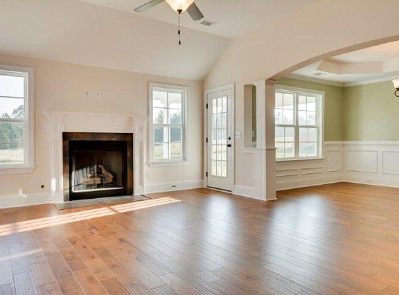 5th image of 215 Carlow Dr
