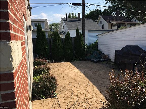 4th image of 2713 Portman Ave