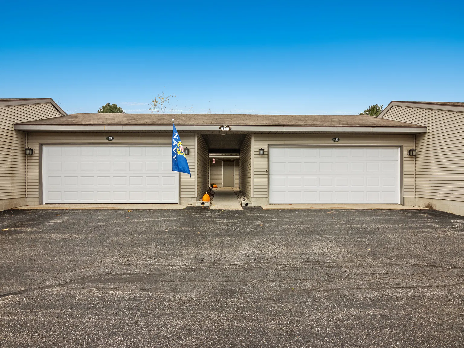 5361 Gray Rd — Photo 1