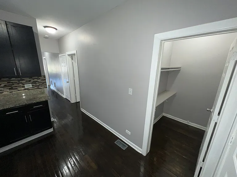 7525 S Green St #1 — Photo 11