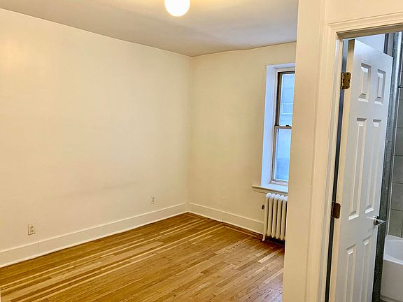 5th image of 701 W 184th St APT K