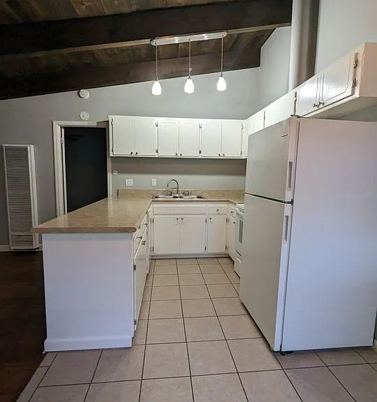 Redding Hilltop Apartments — Photo 4