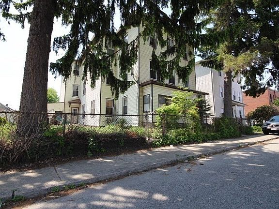 2nd image of 10 Sheridan St