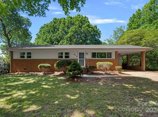 939 E Iredell Ave, Mooresville, NC 28115