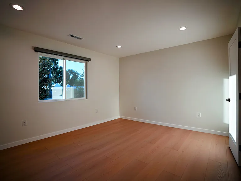 12548 Paseo Flores — Photo 10