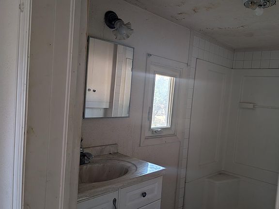 4th image of 206 N Washington Ave