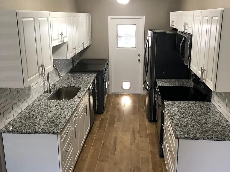 12347 Tavares Ridge Ln — Photo 1