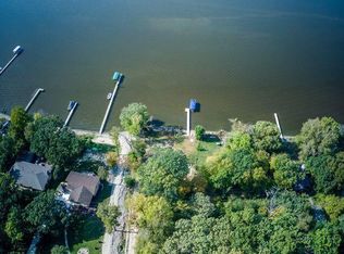 N557 Cow Path Ln, Fort Atkinson, WI 53538