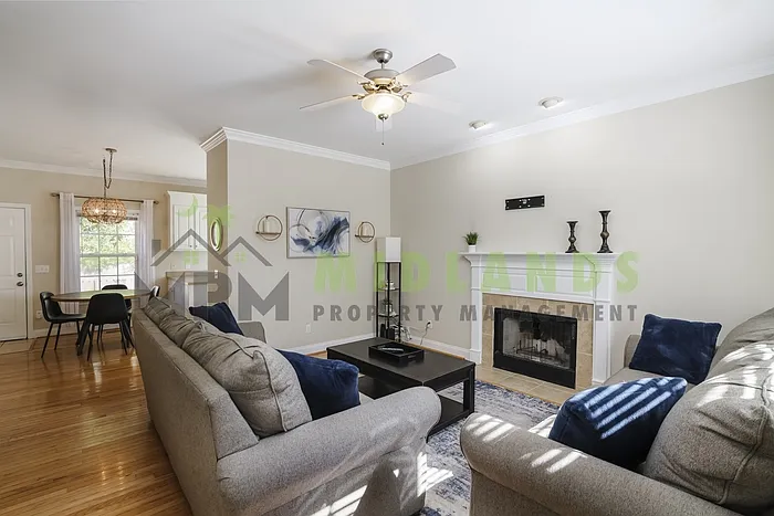 3875 Timberlane Dr — Photo 3
