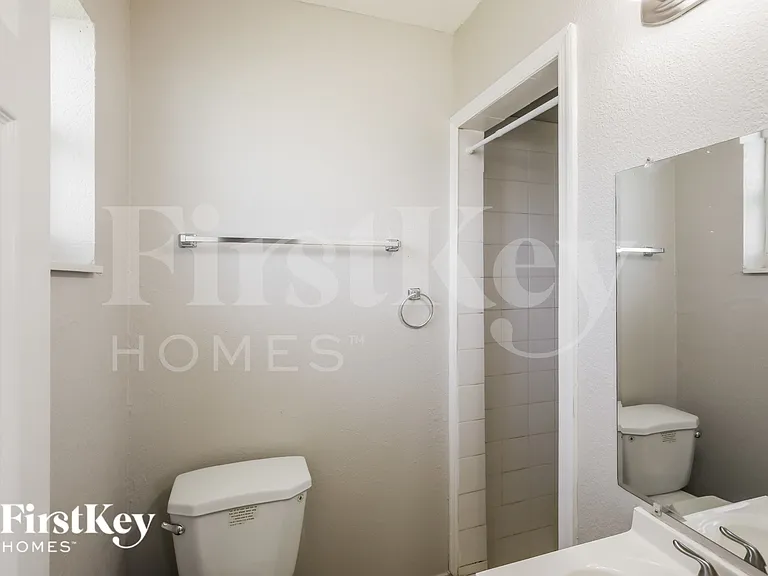 3321 NW 177th Ter — Photo 8