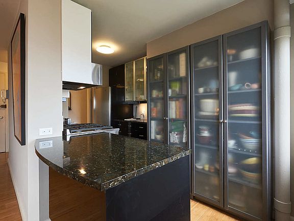 4th image of 549 W 123rd St APT 17D
