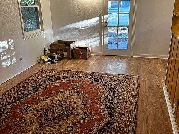 5th image of 8549 1/2 Phoenix Ave