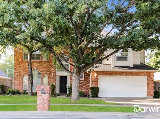 7215 Royal Gate Dr, Arlington, TX 76016