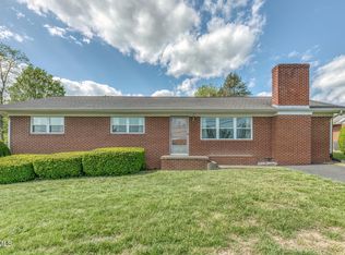 136 Hemlock St, Mt Carmel, TN 37645
