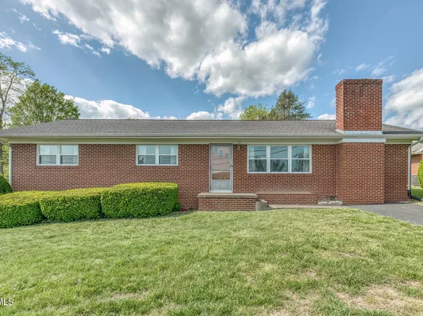 136 Hemlock St, Mt Carmel, TN 37645